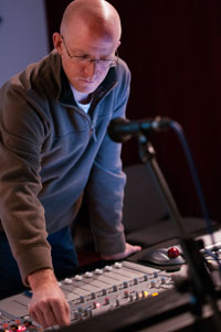 Sound/Audio Engineering Lecturer Andrew James Ward and ASP8024 at SAE Bucharest