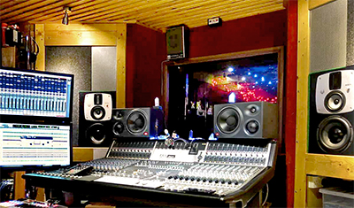 Audient ASP8024 mixing console.