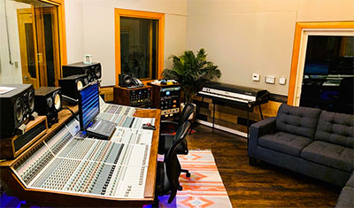 Audient ASP8024 mixing desk