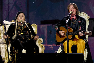 Joni Mitchell and Brandi Carlile performing at the Grammys