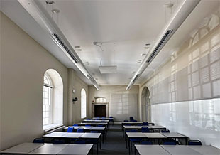 Deployed in 24 classrooms, four larger lecture theatres, and IT labs across the campuses, the team later equipped four additional smaller classrooms with the new Sennheiser’s TeamConnect Ceiling ​ Medium ceiling microphone
