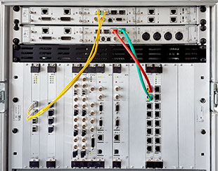 Nexus Base Device connections: XFOC/RFOC interfaces for fibre and/or XFIP/RIF67 interfaces for IP