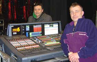 Manic Street Preachers’ James Dean Bradfield with FOH engineer Chris Trimby