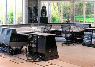 Real World's Big Room Real World