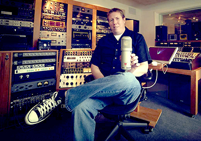 Darrell Thorp with new Lauten mic Darrell Thorp