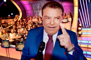 Don Fransisco presenting Sábado Gigante Don Fransisco