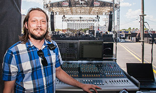 Primus' FOH engineer Jason Mills Jason Mills