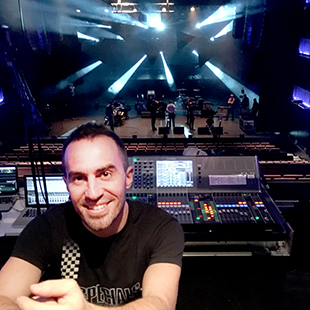 FOH engineer Gabriele Nicotra 