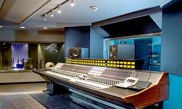 Full Sail’s RND Shelford Edition 5088 console