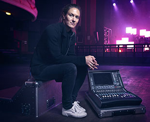 FOH engineer, Anna Dahlin