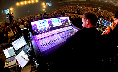 Simo Aalto at FOH for Suvi Teräsniska