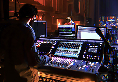 monitor engineer Laurence Eaves
