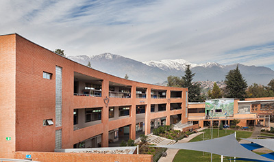 Nido de Aguilas International School