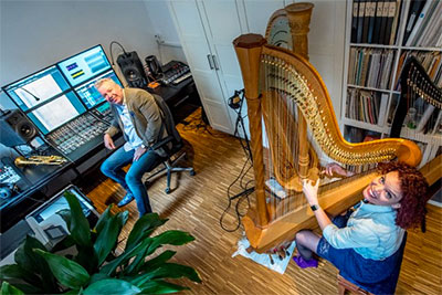 Nanouck Brassers and Wendy Rijken in their studio