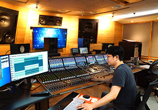 Kim Jae Min at the new StageTec  Aurus platinum 