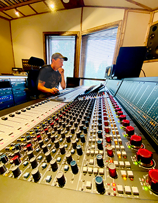 Jyri Riikonen, Senior Sound Engineer and Studio Manager at E-Studio