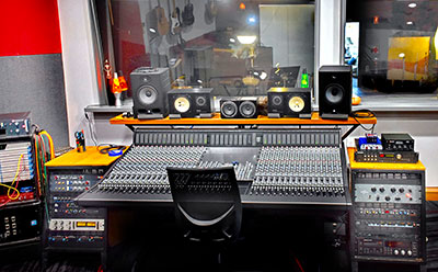 Damien Gerard installs first SSL Origin in Australia