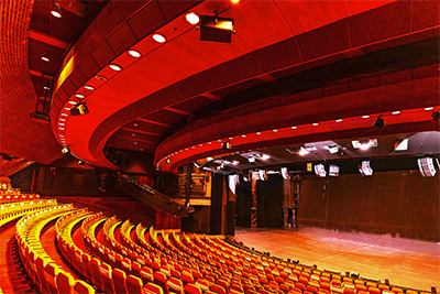 The L-ISA configuration follows the curve of the 20m wide stage