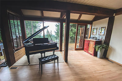 Garth Richardson’s Farm Studios' piano room