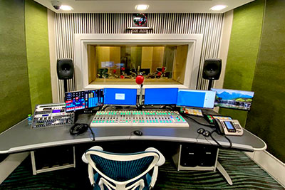 Bahrain_Radio an-air studio with Lawo sapphire desk