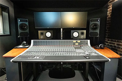 AWS 948 Delta mixing console