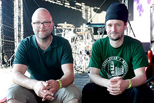 FOH mixer Philipp Sachsenheimer (left) and monitor mixer Muk
