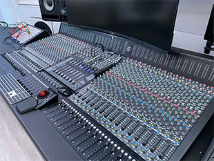 Einnor's Logic Origin analogue mixing console