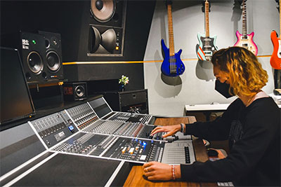 WAM Staff engineer, Celia Bolgatz and the Audient ASP8024-HE mixing console
