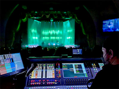 FOH engineer Brian Pomp mixing on the DiGiCo Quantum338