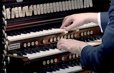Viscount Skinner Style Organ played at Selby Abbey by Dr Joseph Nolan
