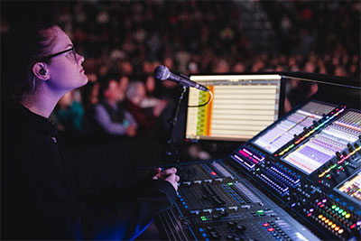 Meredith Empie at the tour%u2019s Quantum338 monitor console