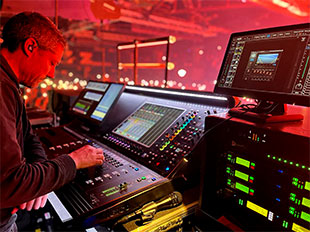 DiGoCo Quantum 225 at monitors for Alizzz