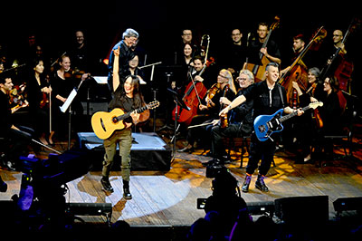 Rodrigo y Gabriela performing with the Austin Symphony at Austin City Limits (Pic: Scott Newton)