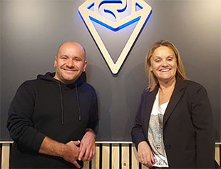 Andreas Hench (Product Manager Audiofocus for United Brands) and Ann Leroy (Audiofocus founder and CEO) at Audiofocus' HQ in Achêne, Belgium