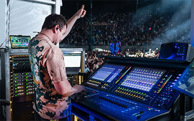 Monitor Engineer Joe Santarpia at the tour’s second DiGiCo Quantum326