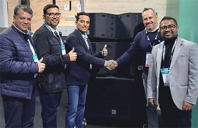 Hi-Tech Audio Video Systems' Manikk Guptha and Outline's Fernando Rey Méndez shake hands at ISE 2026