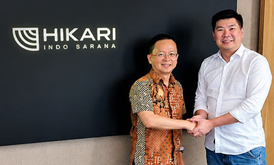 Hikari Indo Sarana MD Idjung Mulyadi and Atlea IED's Glenn Lin