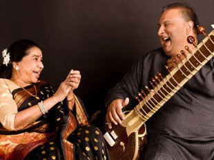 Asha Bhostle and Shujaat Khan