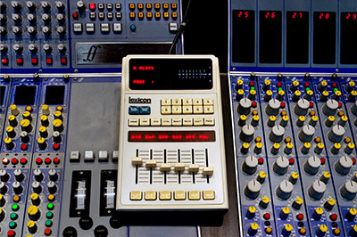 The ubiquitour Lexicon LARC controller