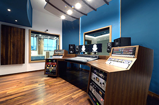 Estudio 13 Control Room B