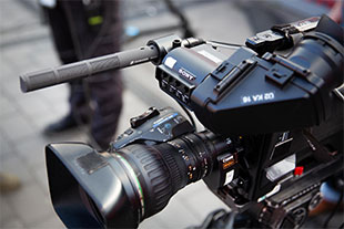 The MKH 8018 on a handheld camera